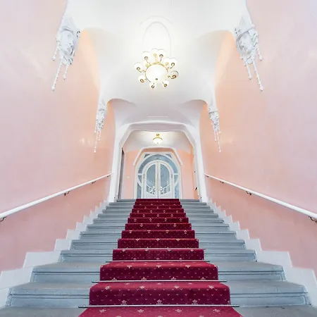 Beautiful Malastrana Apartment *