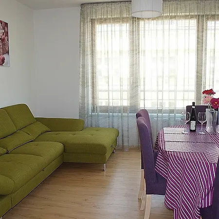 Apartment Bright Spacious