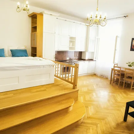 Apartment By The Old Town Square