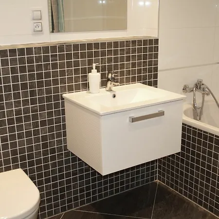 Enjoy In Garden Apartment Prague