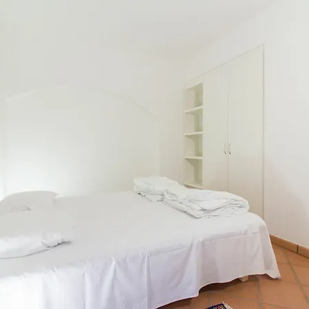 Apartment Attic Hroznova - Charles Bridge