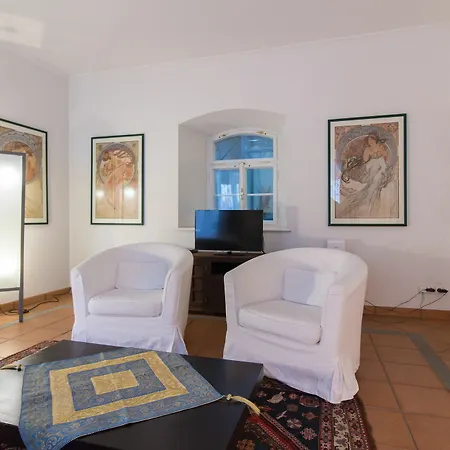 Apartment Attic Hroznova - Charles Bridge Prague