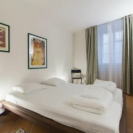 Attic Hroznova - Charles Bridge Apartment