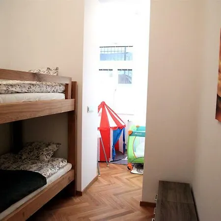 Apartment Spacious Designer