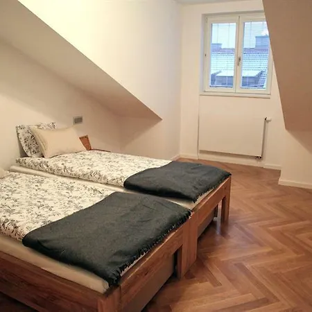 Spacious Designer Apartment Prague