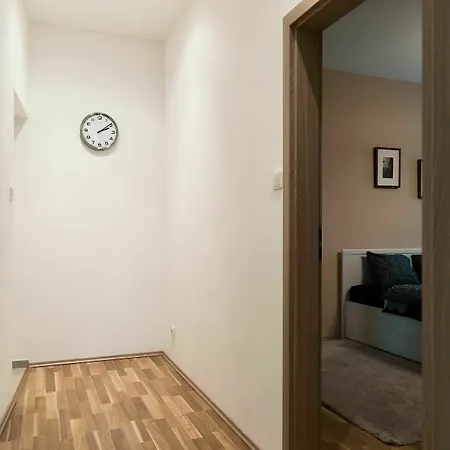 Apartment For 10 Guests Center Of