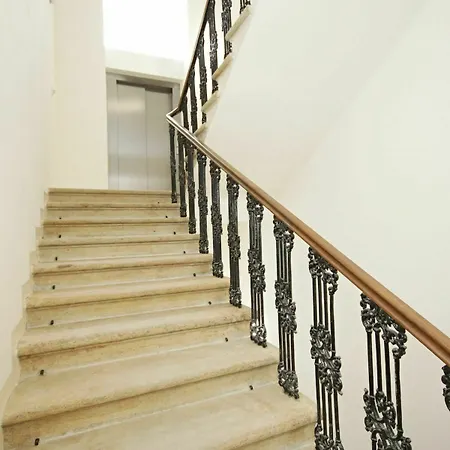 Elizabeth Hotel 4*