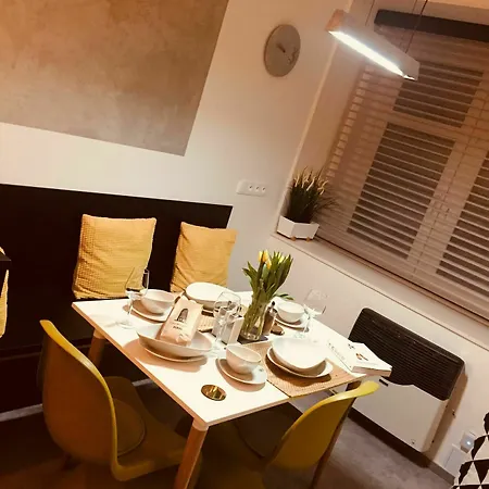 Design & Cozy Krizova Apartment *
