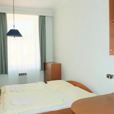 Naprstkova 3* Prague