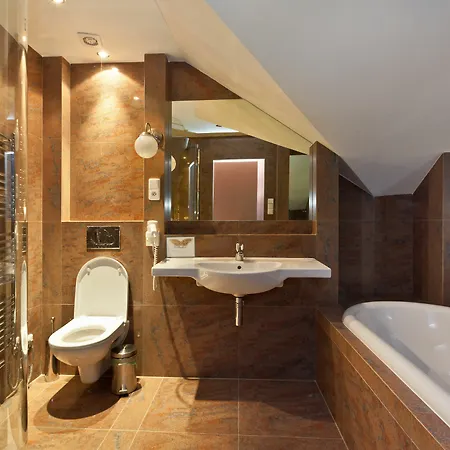 Aparthotel Cathedral 4*