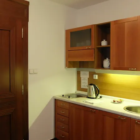Aparthotel Naprstkova 3*
