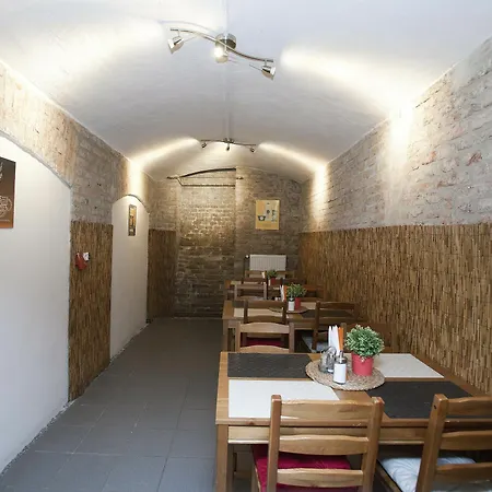 Downtown Kodanska Prag