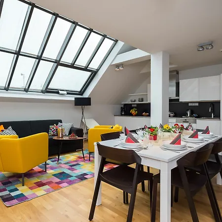Empirent Beautiful Duplex Apartment *