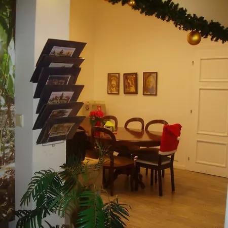 Apartment Decadent