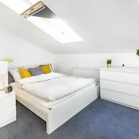 Little Tom Apartment