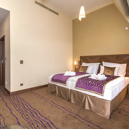 Hotel Merchant's Crown 4*