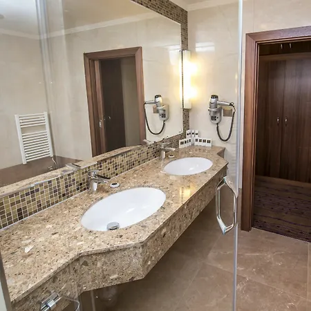 Merchant's Crown 4* Prague