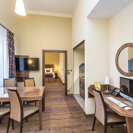 Hotel Merchant's Crown 4*
