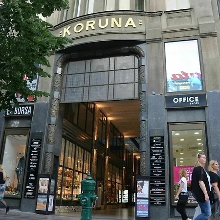 Merchant's Crown Hotel 4*