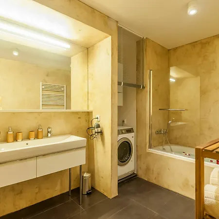 Designer Apartment *