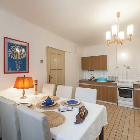 Velvet Revolution Apartamento