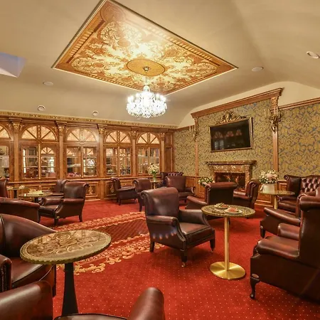 Hastal Old Town 4*