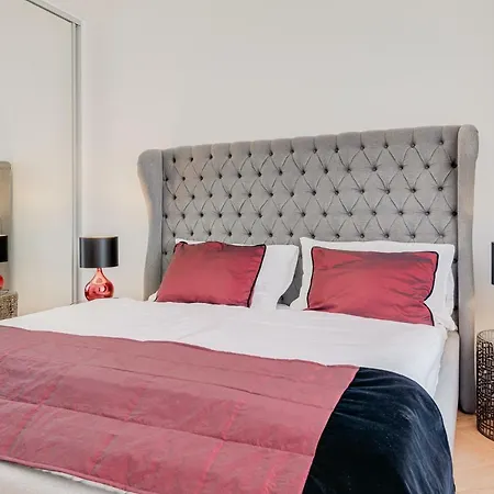 Gold Art Apartment