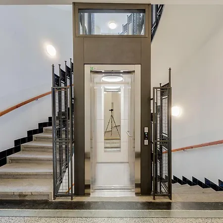 Gold Art Apartment *
