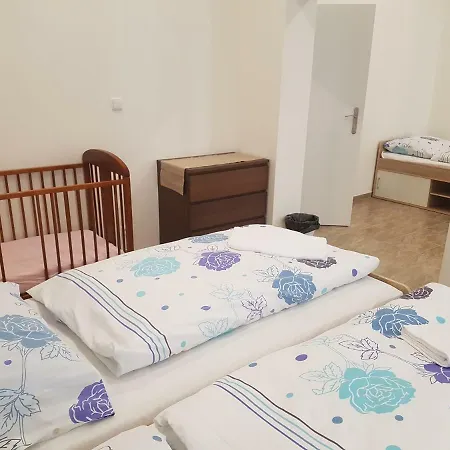 호스텔 오플레탈로바 프라하