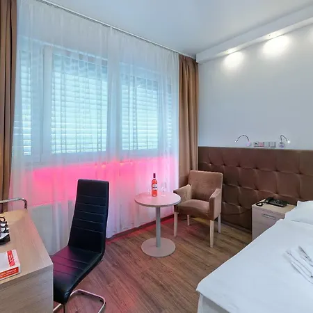 Hotel Aura Design & Garden Pool 3*