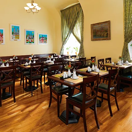 Julian Hotel 4*