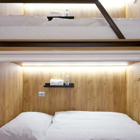 Capsule Hostel Prag