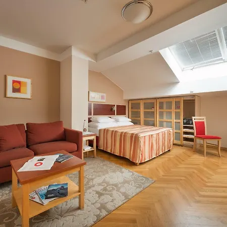 Hotel Ea Julis 4*