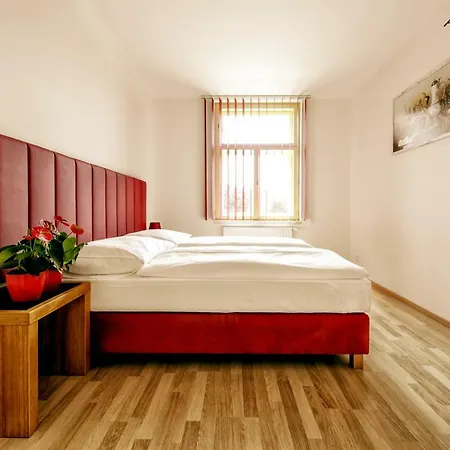 Otakar Hotel