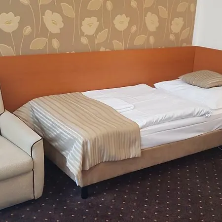 Novomestsky Szálloda 3*