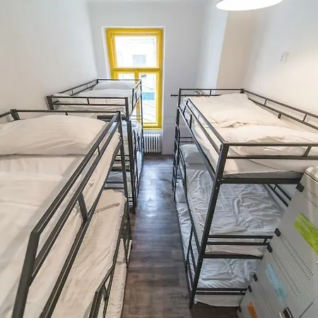 Orange Hostel *