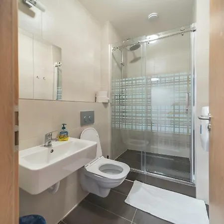 Orange Hostal *