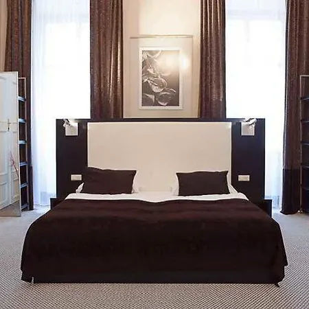 Apartmanhotel Old Town Square By Emblem Prága