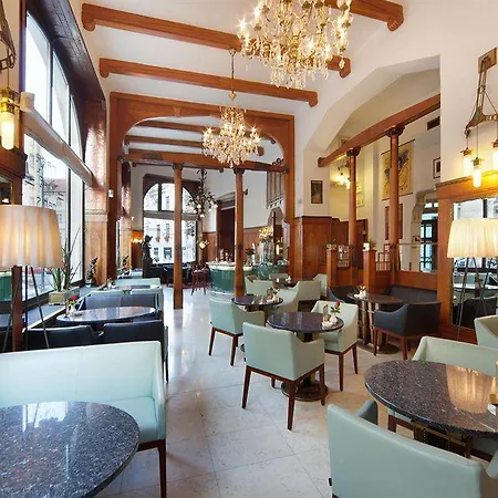 Paris Szálloda 5*
