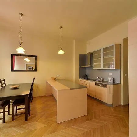 Aparthotel Downtown Kodanska Prag