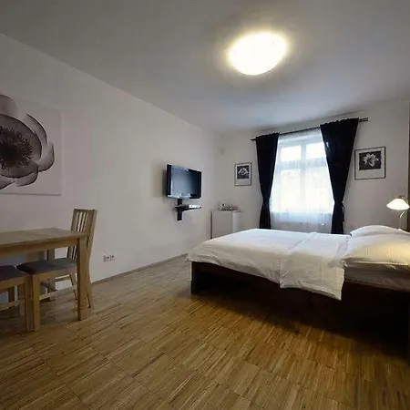 Downtown Kodanska 4* Prague
