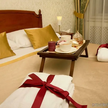 Boutique Seven Days Hotel