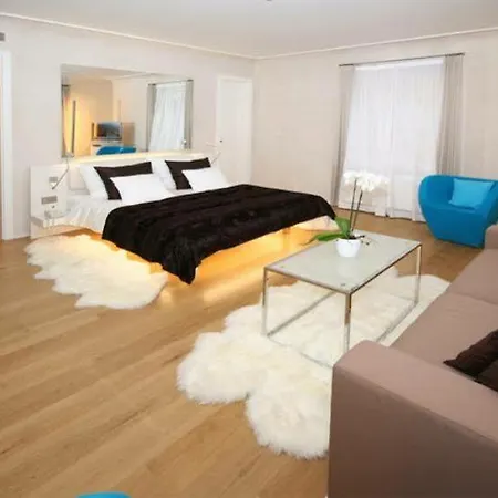 Three Storks Otel 5*