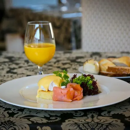 Questenberg Hotel 4*