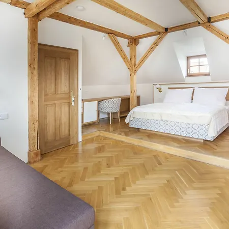 At The Golden Scissors 4* Prague
