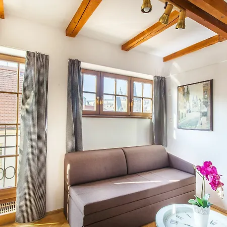 Hotel At The Golden Scissors