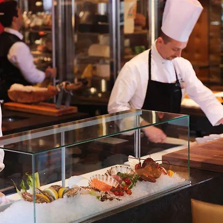 Four Seasons Отель