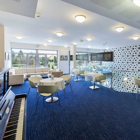 Hotel Academic & Congress Centre 4*