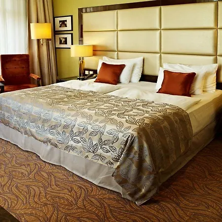 Hotel Kings Court 5*
