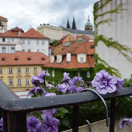 Mala Strana Апартаменты Прага